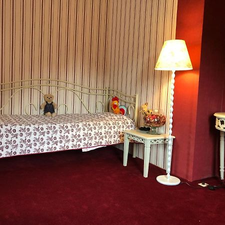 Chateau Les Tourelles Бертри Экстерьер фото